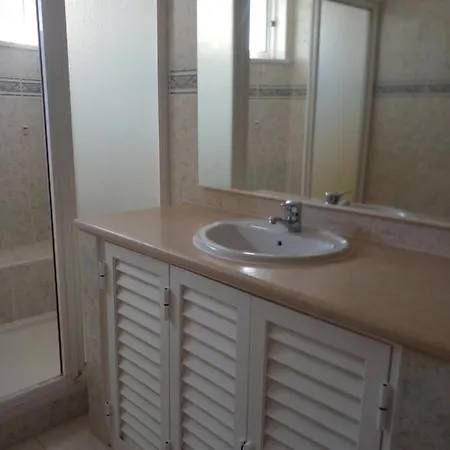 Lovely 4-Bed Apartment In Estombar Exterior photo